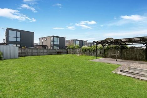 Photo of property in 8 Arimu Road, Papakura, 2110