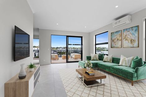 Photo of property in 28 Symes Drive, Red Beach, 0932