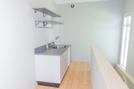 Photo of property in 42 Dress Circle, Newlands, Wellington, 6037