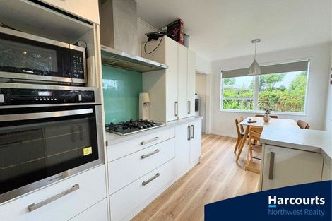 Photo of property in 20 Edgerton Road, Te Atatu Peninsula, Auckland, 0610