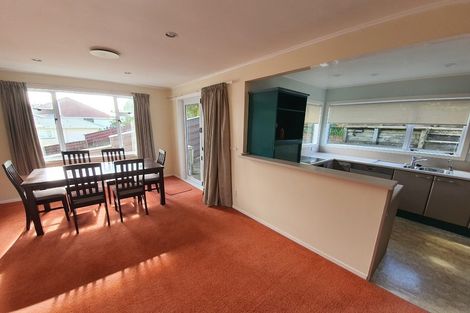 Photo of property in 71 Taylor Terrace, Tawa, Wellington, 5028