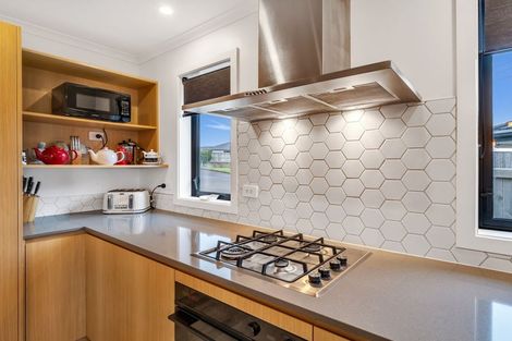 Photo of property in 42 Silicon Way, Fitzherbert, Palmerston North, 4410