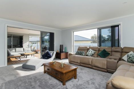 Photo of property in 15 Sterling Park, Lytton West, Gisborne, 4010