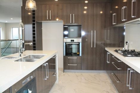 Photo of property in 81 San Valentino Drive, Henderson, Auckland, 0612