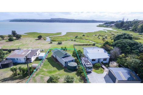 Photo of property in 64 Maunsell Road, Port Waikato, Tuakau, 2695