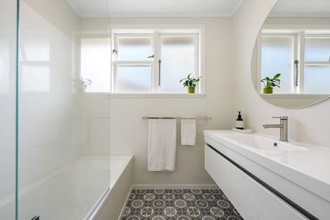 Photo of property in 124 Clarkin Road, Fairfield, Hamilton, 3214