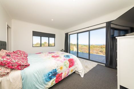 Photo of property in 34 Golf Vue Place, Castlecliff, Whanganui, 4501