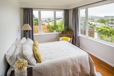 Photo of property in 12 Owhiti Street, Titahi Bay, Porirua, 5022