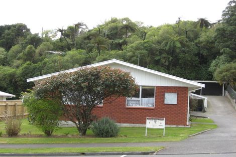 Photo of property in 36 Cumberland Street, Merrilands, New Plymouth, 4312