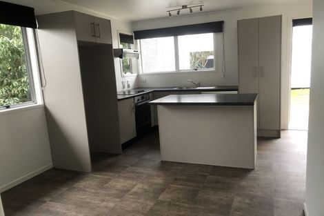 Photo of property in 19 Becker Drive, Weymouth, Auckland, 2103