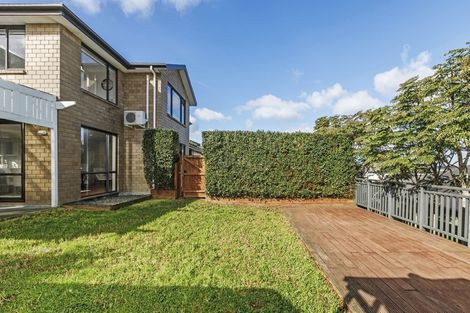 Photo of property in 33 Kilkelly Avenue, Pinehill, Auckland, 0632