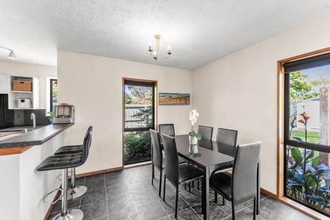 Photo of property in 10 Rowanwood Close, Halswell, Christchurch, 8025