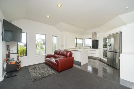 Photo of property in 14 Pegasus Place, Kelvin Grove, Palmerston North, 4414