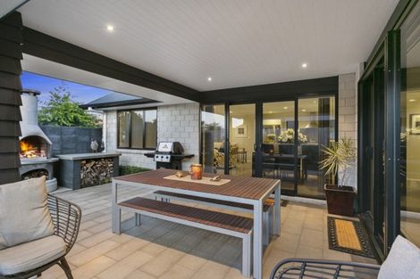 Photo of property in 33 Tulip Drive, Cambridge, 3434