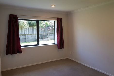 Photo of property in 2 Comber Place, Johnsonville, Wellington, 6037