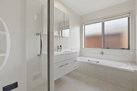 Photo of property in 15 Teal Place, Pyes Pa, Tauranga, 3112