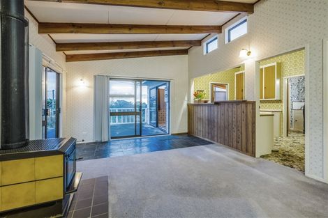 Photo of property in 86 Howard Road, Orere Point, Papakura, 2585