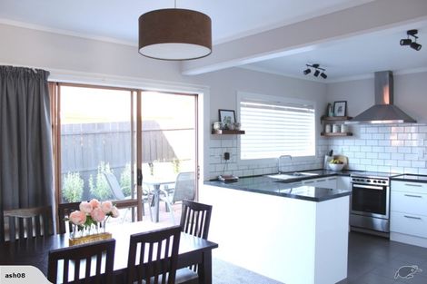 Photo of property in 4/8 Wood Street, Papakura, 2110