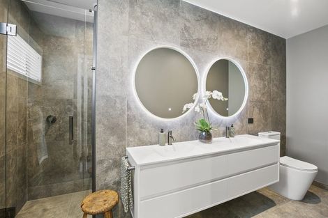 Photo of property in 63 Mangorei Road, Strandon, New Plymouth, 4312