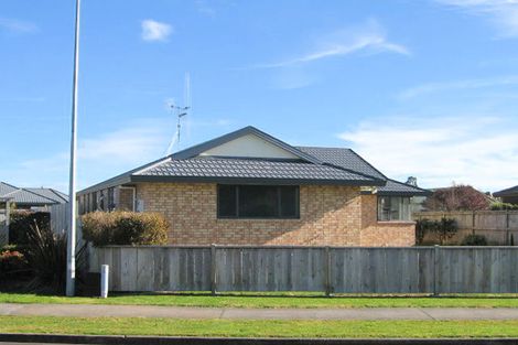 Photo of property in 15 Antrim Place, Nawton, Hamilton, 3200