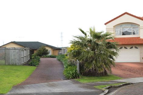 Photo of property in 48 Corta Bella Place, Golflands, Auckland, 2013