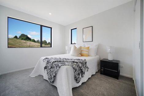 Photo of property in 56b Crestview Rise, Papakura, 2110