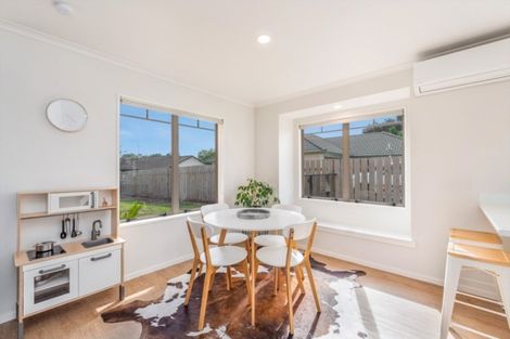 Photo of property in 18 Mews Place, Forest Lake, Hamilton, 3200