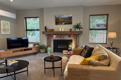 Photo of property in 63 Devon Street, Arrowtown, 9302