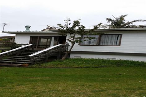 Photo of property in 2/6 Laings Road, Bucklands Beach, Auckland, 2012