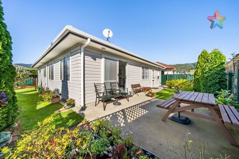 Photo of property in 32 Woodland Mews, Wainuiomata, Lower Hutt, 5014