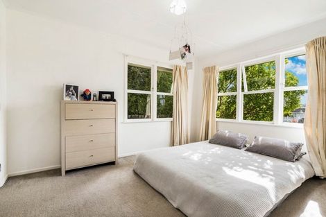 Photo of property in 54 Matipo Road, Te Atatu Peninsula, Auckland, 0610