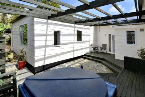 Photo of property in 12 Nor'east Drive, Northcross, Auckland, 0632