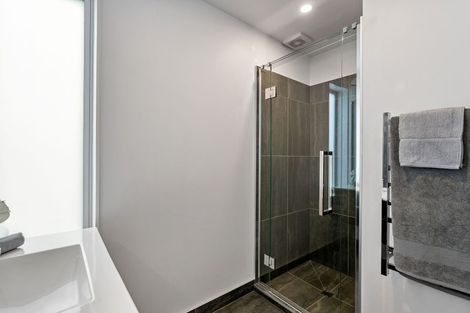 Photo of property in 2/30 Pirie Street, Mount Victoria, Wellington, 6011