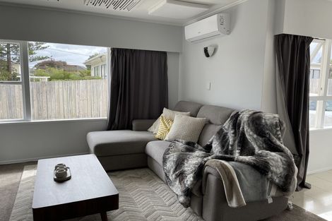 Photo of property in 1/12 Tonar Street, Northcote, Auckland, 0627