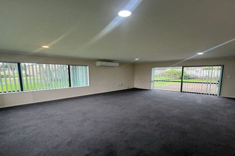 Photo of property in 3 Nephin Place, East Tamaki Heights, Auckland, 2016