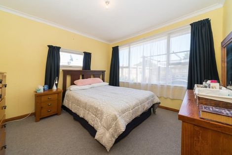 Photo of property in 28 Milton Street, Roslyn, Palmerston North, 4414