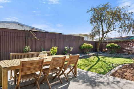 Photo of property in 2/12 Shannon Place, Belfast, Christchurch, 8051