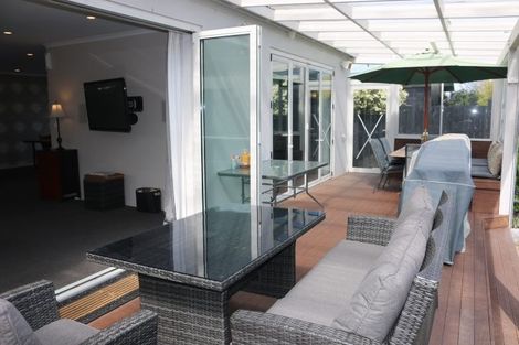 Photo of property in 11 Winston Avenue, Hokowhitu, Palmerston North, 4410