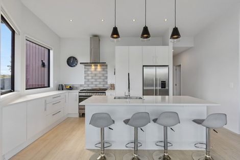 Photo of property in 1 Gallantry Crescent, Papakura, 2110