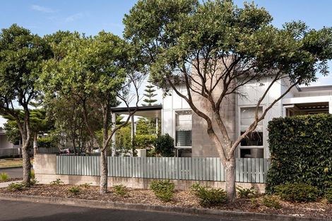 Photo of property in 10 Coprosma Close, Papamoa Beach, Papamoa, 3118