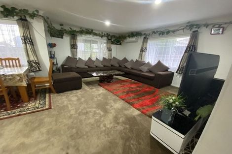 Photo of property in 2 Portrush Lane, Takanini, 2112