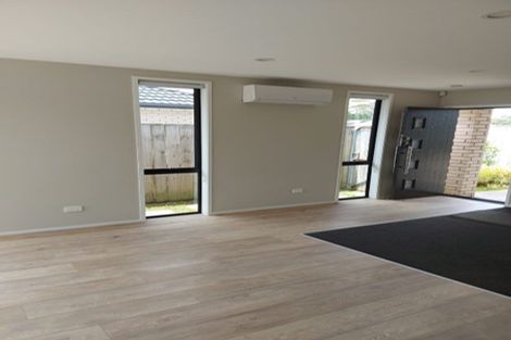 Photo of property in 15 Kahika Grove, Huapai, Kumeu, 0810