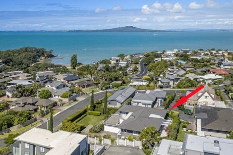 Photo of property in 8 Eastcliffe Road, Castor Bay, Auckland, 0620