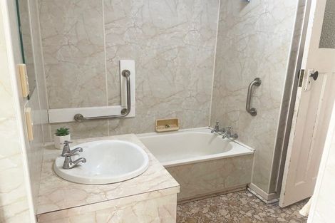 Photo of property in 27 Marr Road, Manurewa, Auckland, 2102