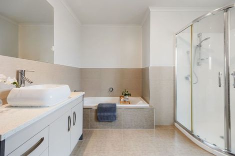 Photo of property in 19 Piwakawaka Court, Rototuna North, Hamilton, 3210