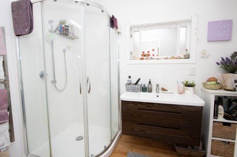 Photo of property in 5 Adams Road, Thornton Bay, Thames, 3575