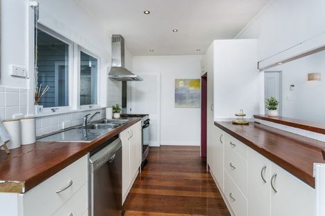 Photo of property in 23 Lanigan Street, Birkdale, Auckland, 0626