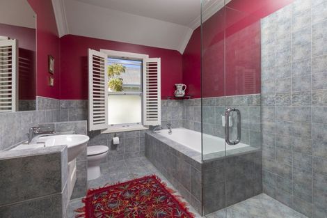 Photo of property in 43 Stanley Point Road, Stanley Point, Auckland, 0624