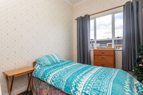 Photo of property in 18 Mccallum Street, Dannevirke, 4930