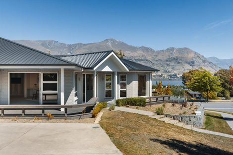Photo of property in 2 Island View Place, Wanaka, 9305